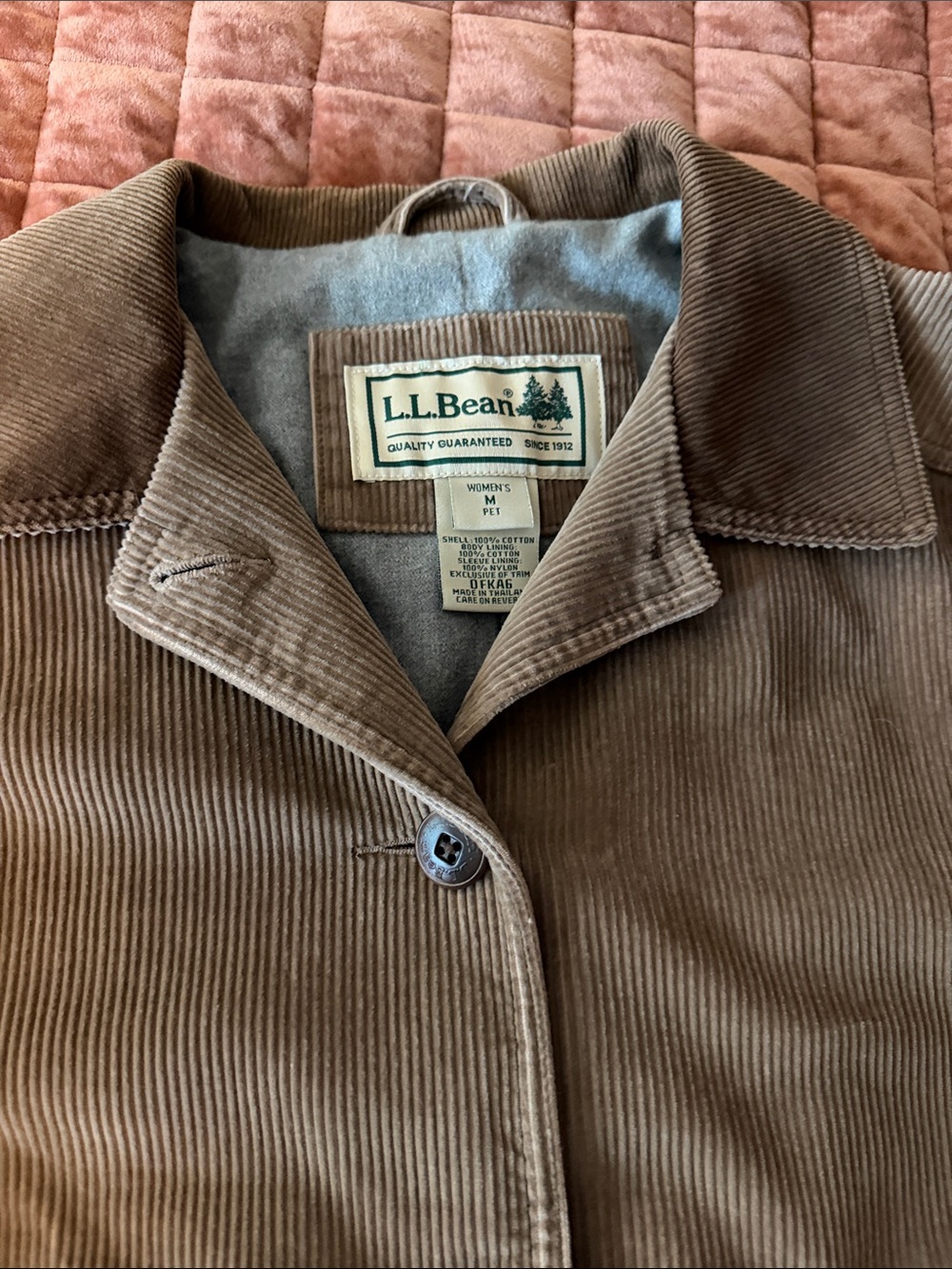 L.L. Bean Vintage Women's M Corduroy Barn Coat in Tan medium Excellent Condition